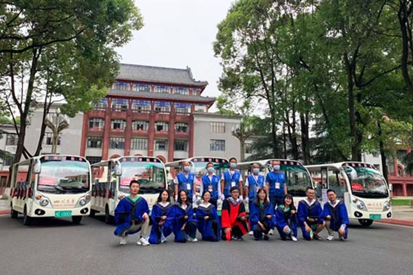 燃油观光车公司员工出游