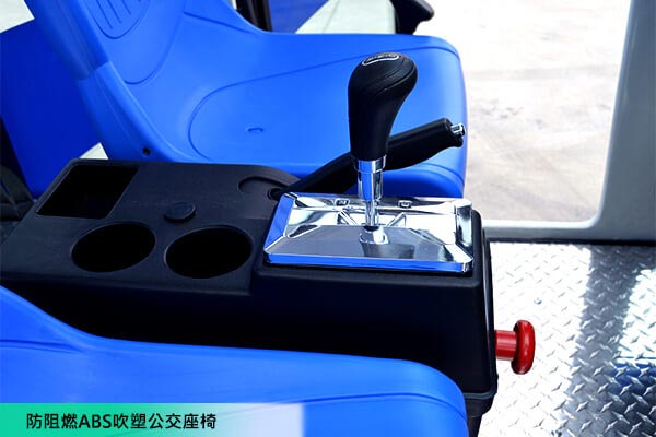 四轮电动巡逻车