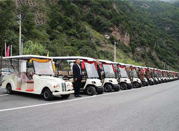 景区观光车.jpg
